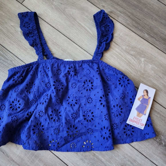 Cropped Ruffle top - Picture 10 of 11